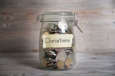 UK’s wealthiest 1% donate £8bn a year, researchers estimate
