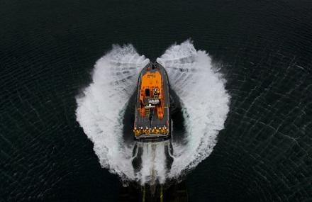 RNLI boat launches 440.jpg