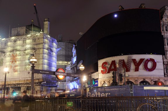 Image_6_-_Picadilly_Circus_lights_out575.jpg